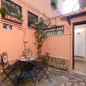 Lovely With Garden In Vatican Museums Trastevere Appartement Rome